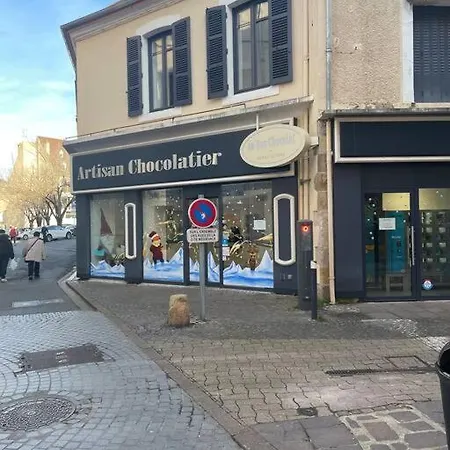 Au Coeur De La Cite Medievale